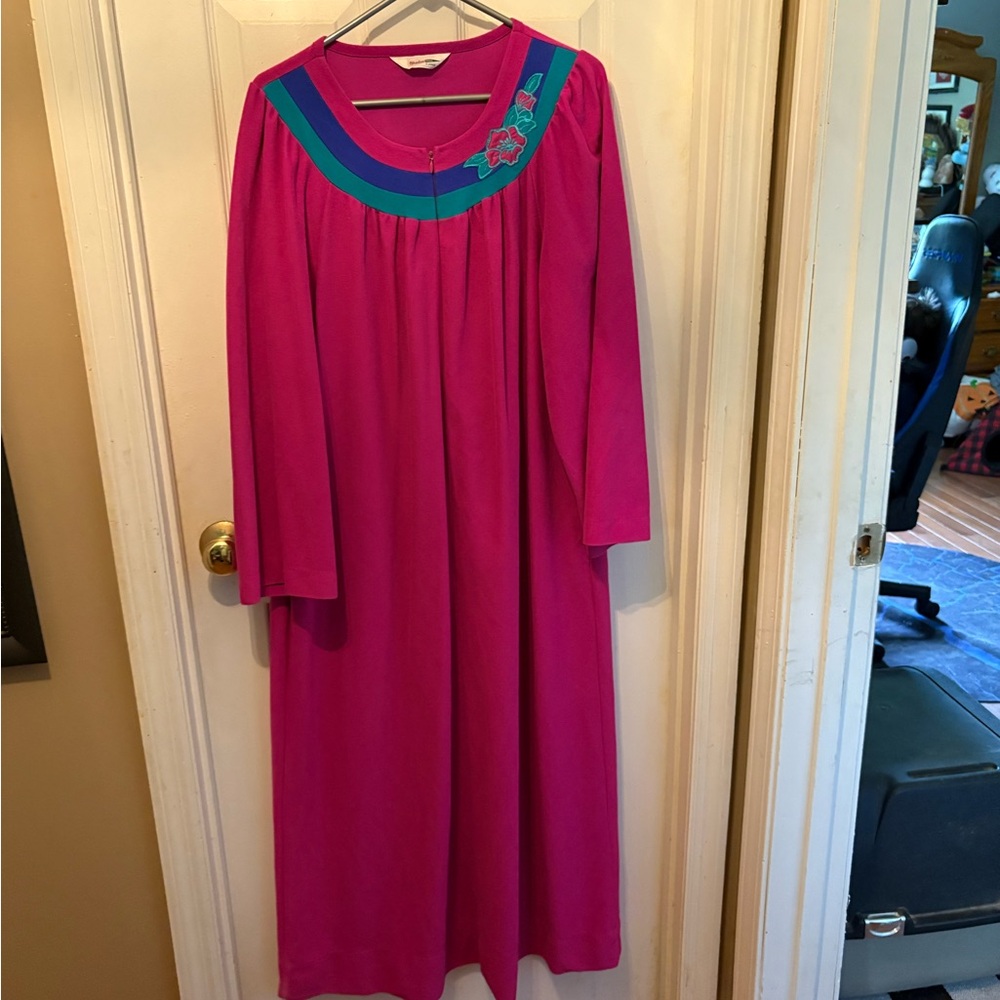 Pink Long Sleeve Crew Neck Gown for‎ Casual Wear
